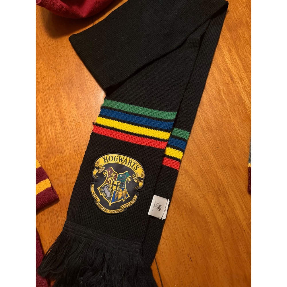 Harry Potter Accessory Lot Gryffindor Scarf Hogwarts Hat Beanie 4pc Set - Picture 6 of 7